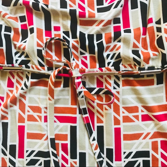 *SOLD* Ann Taylor Geometric Stretchy Dress - Picture 3 of 7